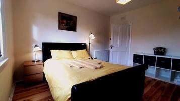 2 bedrooms, desk, iron/ironing board, travel cot