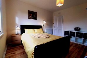 2 bedrooms, desk, iron/ironing board, travel crib