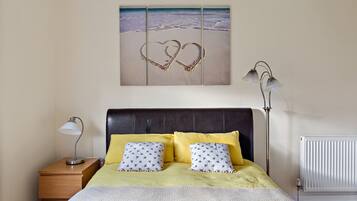 2 bedrooms, desk, iron/ironing board, travel cot