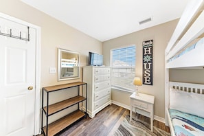 4 bedrooms, desk, iron/ironing board, travel cot