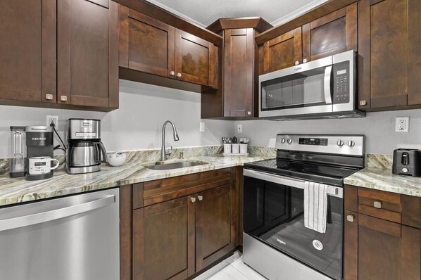 Fridge, microwave, oven, stovetop