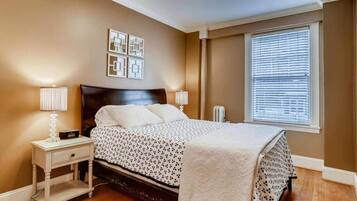 2 chambres, fer et planche à repasser, Wi-Fi gratuit, draps fournis