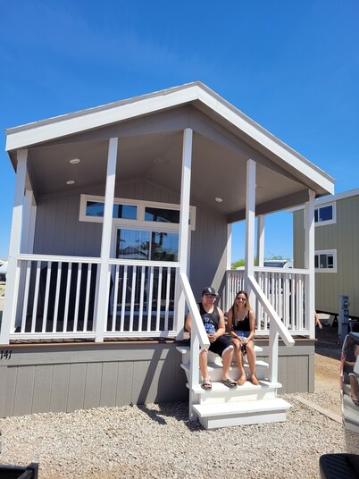 Sunflower @ the Oasis – Ehrenberg, AZ. Pet-friendly. Low-ceiling loft area.