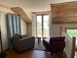 Smart TV, video games, books - Echo Lake Lakefront Cabin in picturesque Qu’Appelle Valley,  (Fort san)