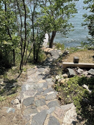 Echo Lake Lakefront Cabin in picturesque Qu’Appelle Valley, 
