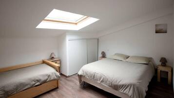 3 bedrooms, WiFi, bed sheets