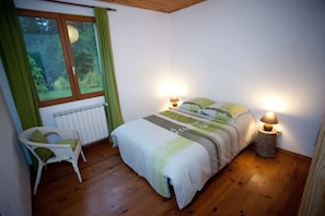 4 bedrooms, WiFi, bed sheets