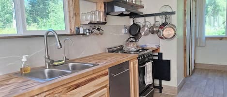 Fridge, microwave, oven, dishwasher