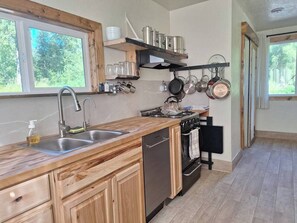 Réfrigérateur, micro-ondes, four, lave-vaisselle