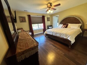 5 Schlafzimmer, Bügeleisen/Bügelbrett, WLAN, Bettwäsche