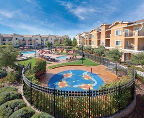 Pool - Resort near Napa Valley Wineries (Napa)