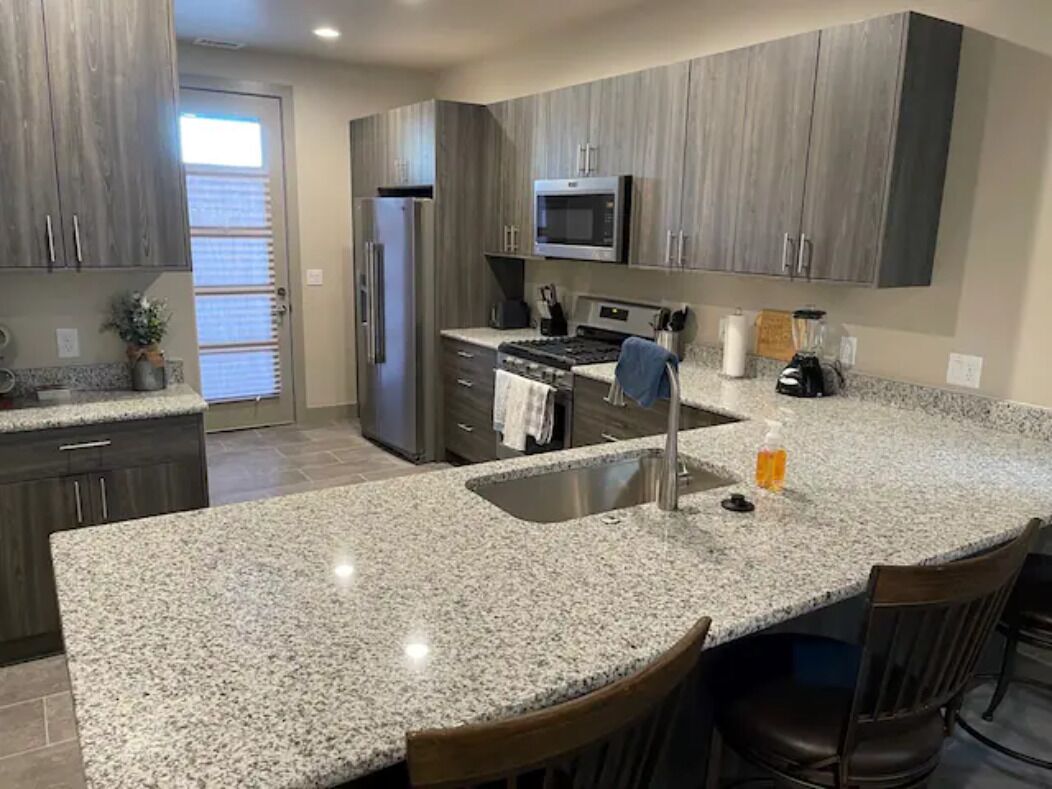 冰箱、微波炉、烤箱、炉灶