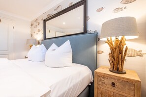 Unclassified image, 5 of 49, button