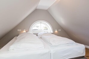 2 bedrooms, iron/ironing board, WiFi, bed sheets - Höög Hüs, Whg. 4 - Höög Hüs (Sylt)