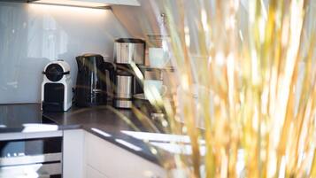 Køleskab, ovn, kogeplade, opvaskemaskine