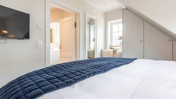 2 slaapkamers, een strijkplank/strijkijzer, wifi, beddengoed