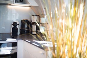 Kühlschrank, Ofen, Herdplatte, Geschirrspüler