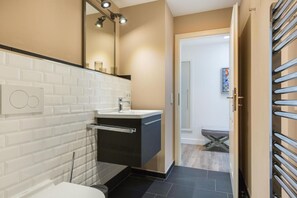 Hårtork och handdukar