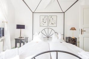 3 chambres, fer et planche à repasser, Wi-Fi, draps fournis