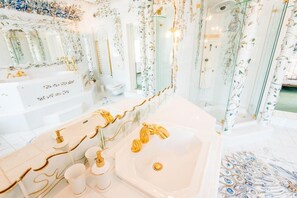 Shower, hair dryer, bidet, towels - Bädervilla, Whg. 28a - Bädervilla (Sylt)