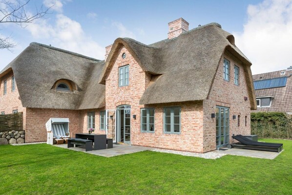 Exterior - Dansk Hus - Reet. Stylish. Nordic. (List)