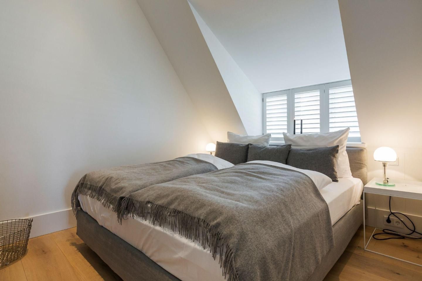 3 bedrooms, in-room safe, iron/ironing board, WiFi