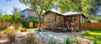 Buffalo Haus - Downtown charm 2-bedroom bungalow