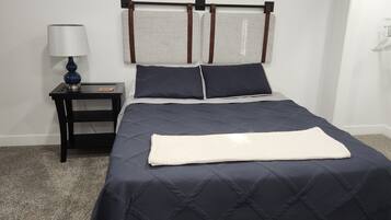 1 bedroom, desk, WiFi, bed sheets