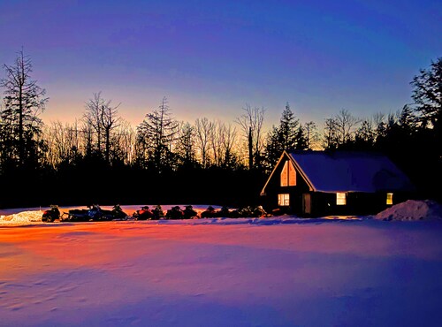 Silver Mountain Cabins #2 (sleeps 9)