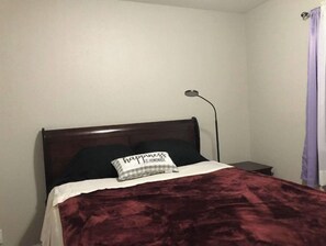 1 chambre, fer et planche à repasser, Wi-Fi gratuit, draps fournis