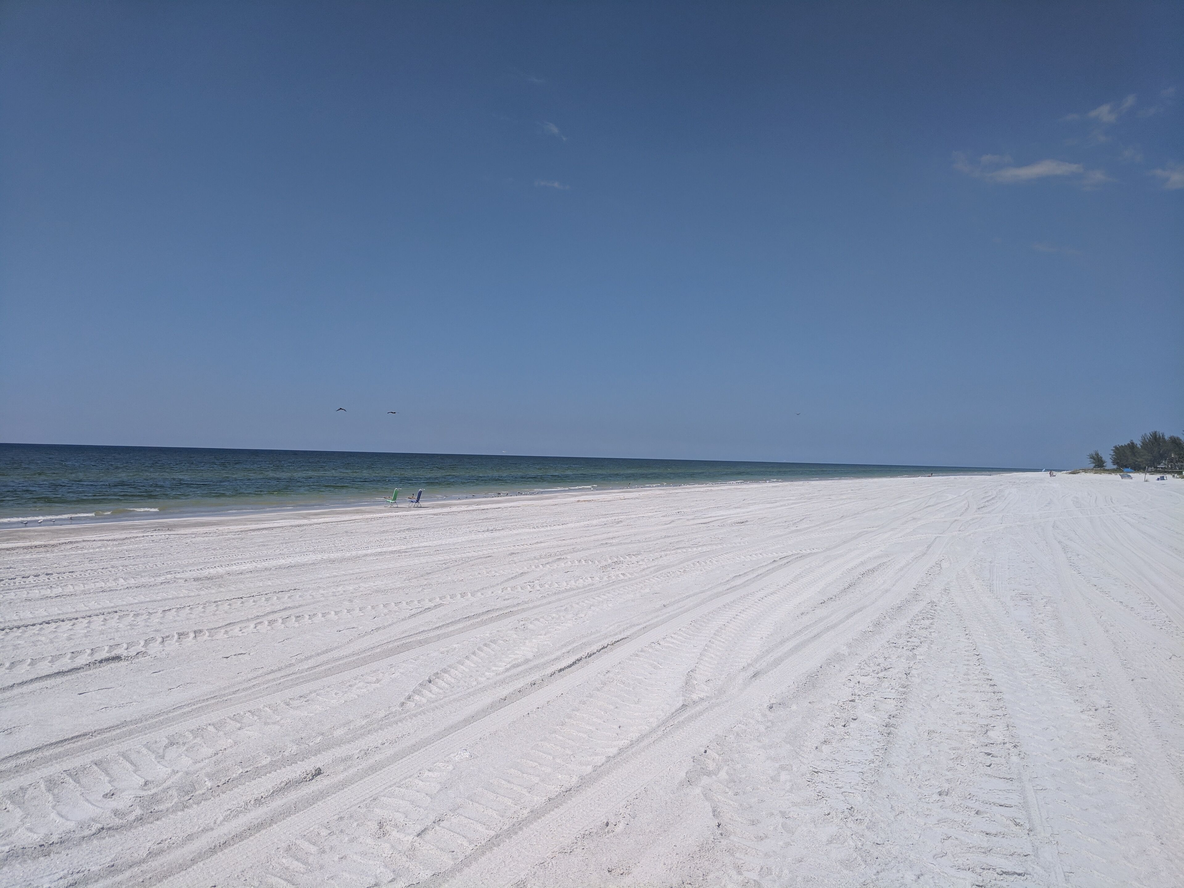 Bright Condo with Private Beach Access and Short Drive to Cities and Parks