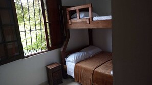 3 bedrooms, free WiFi, bed sheets - Beautiful country house near Bogota with chimney (Choachí)