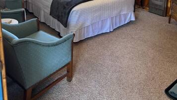 Travel crib, WiFi, bed sheets