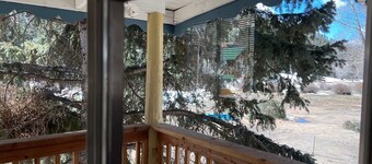 Mountain View Lodge Queen Single Room 4