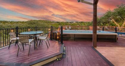 GORGEOUS 10 ACRE HILL COUNTRY ESTATE|HOT TUB+GAME ROOM mins to Lake Travis