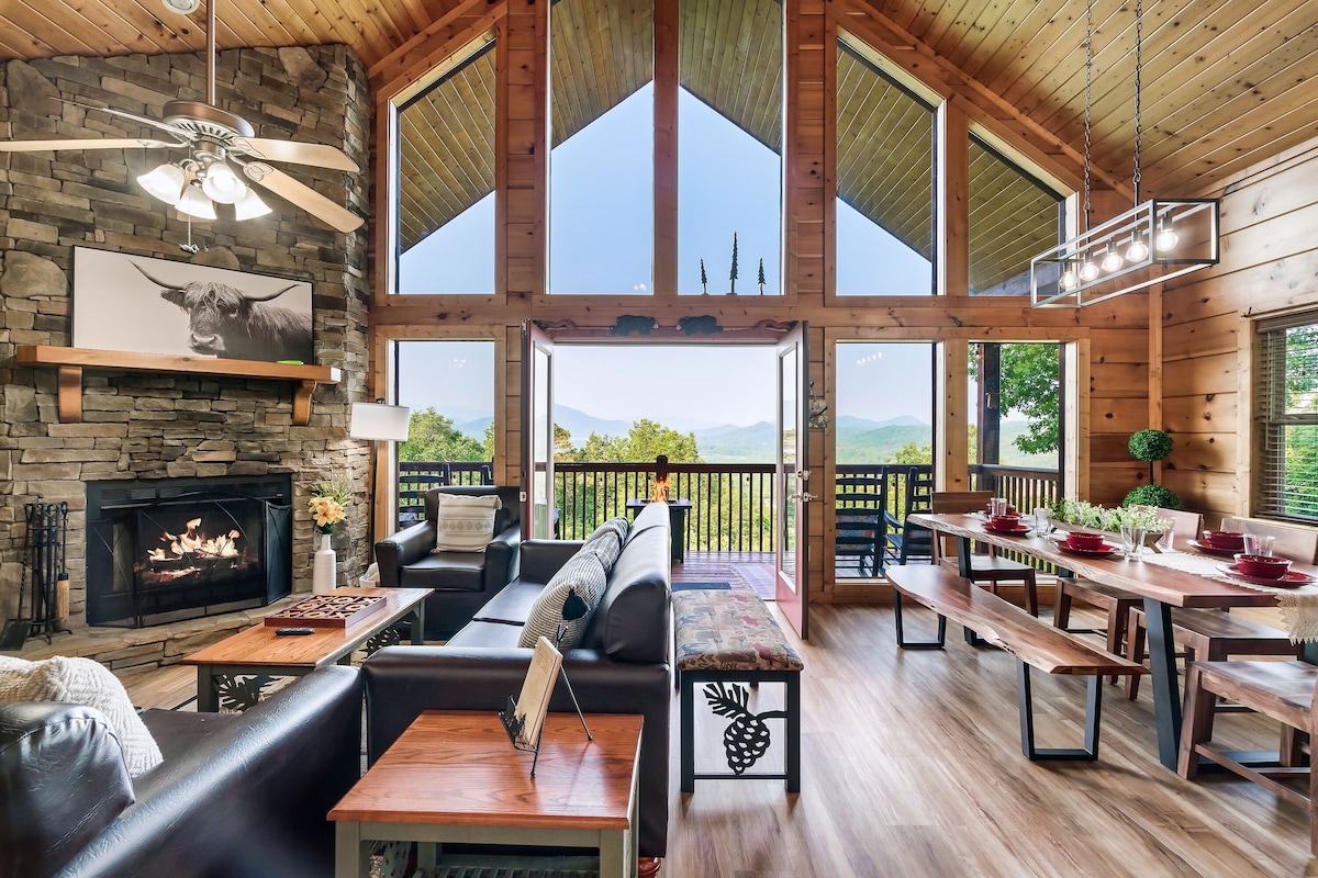 🌅Family Retreat⛰Breathtaking Views⭐️Hot Tub , Karaoke🎤Games🎱🏓