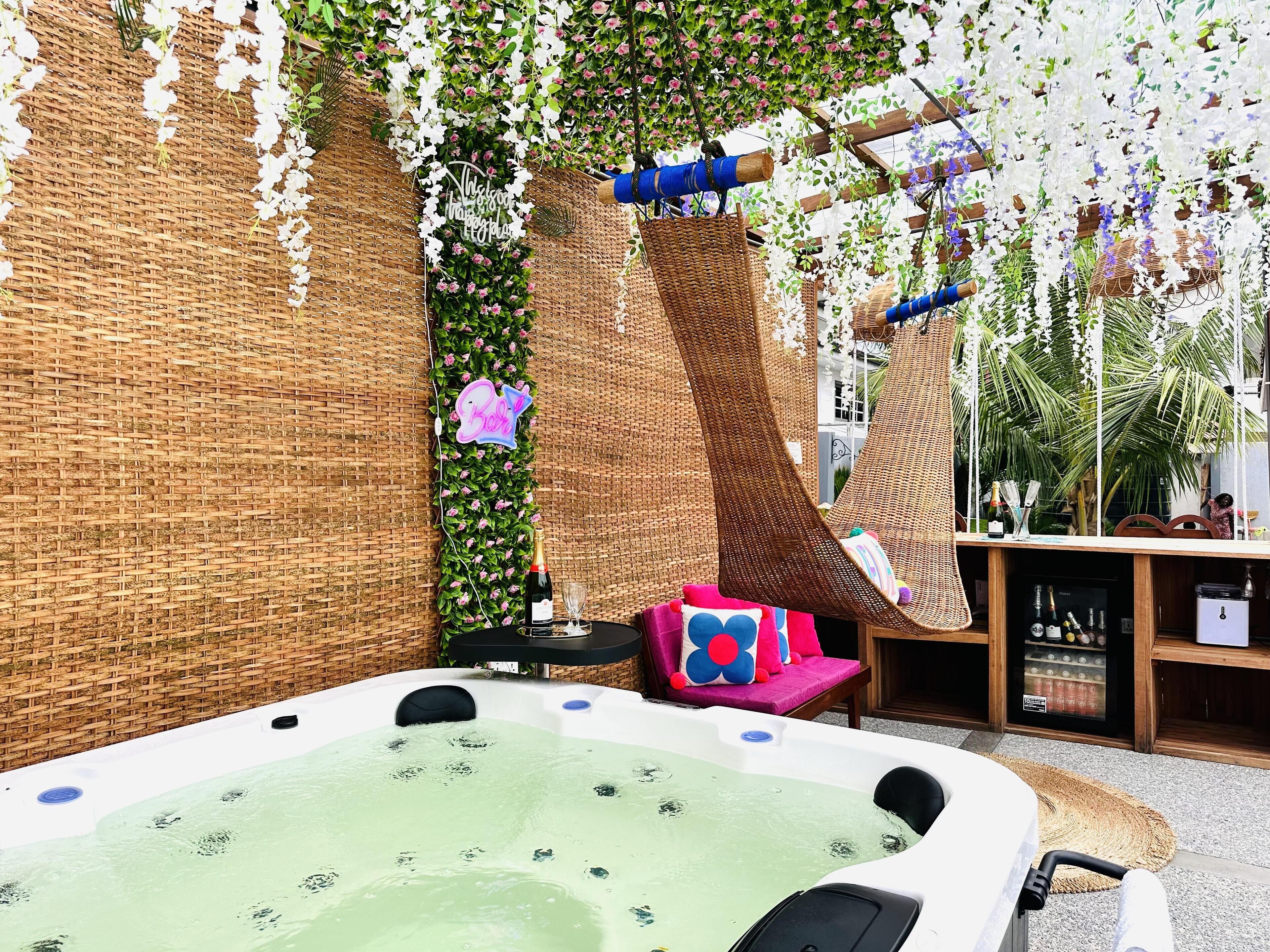 Outdoor spa tub
