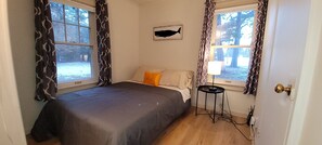 3 bedrooms, iron/ironing board, free WiFi, bed sheets - Northwoods cozy 3BR/2BA lakefront cabin on ATV/UTV trail (Mercer)