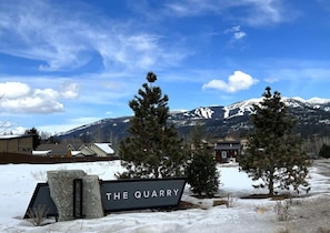 Property grounds - 40 Mins to Glacier Park, 5 Mins to City Beach & DT (Whitefish)