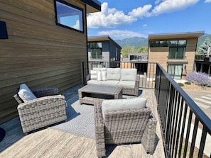 Terrace/patio - 40 Mins to Glacier Park, 5 Mins to City Beach & DT (Whitefish)