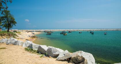 The house is a semi-detached house with plenty of parking ,and near to the beach