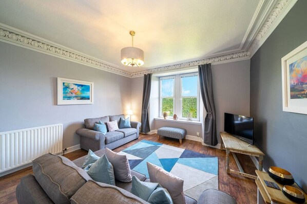 TV - Cleppie Apartment - live like a Dundee local (Dundee)