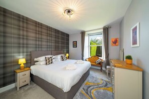 2 chambres, fer et planche à repasser, Wi-Fi gratuit, draps fournis