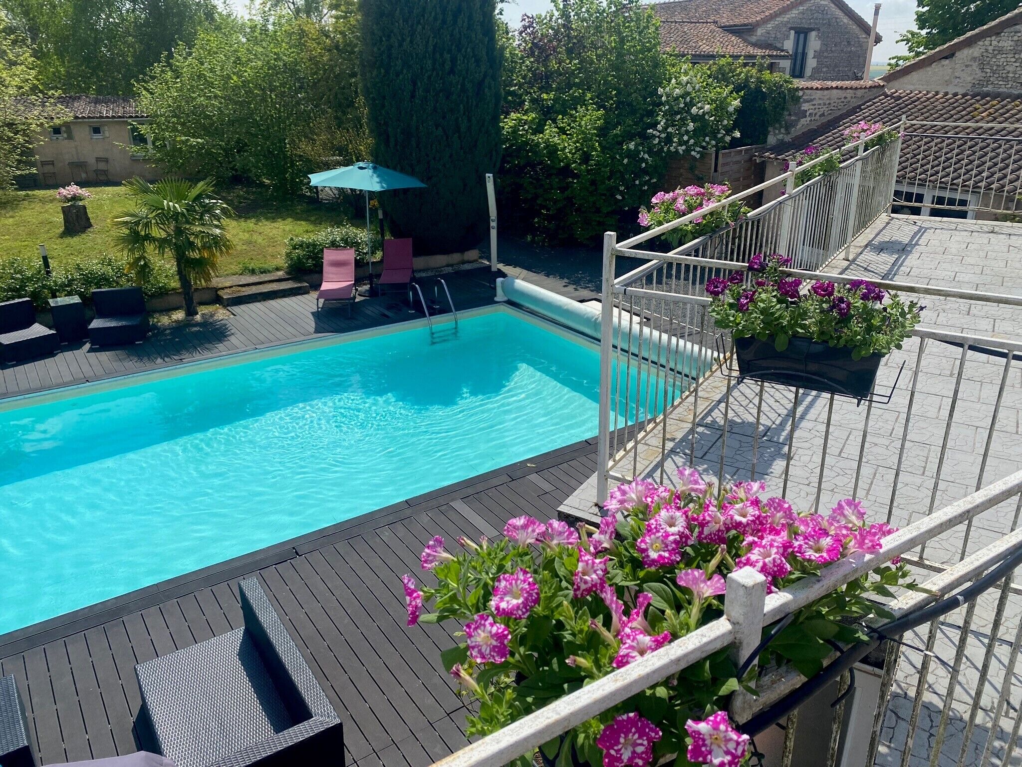 室外游泳池，恒温泳池