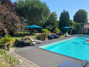 Piscina all'aperto, una piscina riscaldata