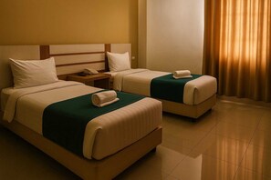 Standard Twin Room | In-room safe, desk, blackout drapes, soundproofing - Hotel Amel Convention Hall (Banda Aceh)