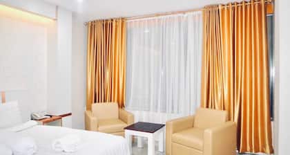 Hotel Amel Convention Hall