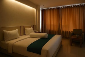 Suite | In-room safe, desk, blackout curtains, soundproofing - Hotel Amel Convention Hall (Banda Aceh)