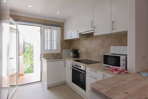 Plaque de cuisson, lave-vaisselle, cafetière/bouilloire