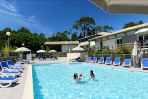 Pool - Apartment in France with Garden or Terrace (Moliets et maa)